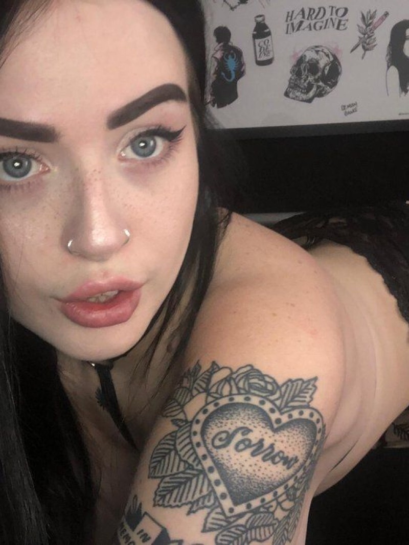 Александра индивидуалка Питера у метро Бухарестская проститутки индивидуалки досуг