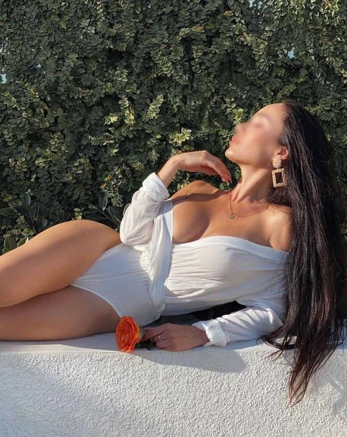 Вера проститутка интим салон Санкт-Петербурга у метро Волковская проститутки вип салоны