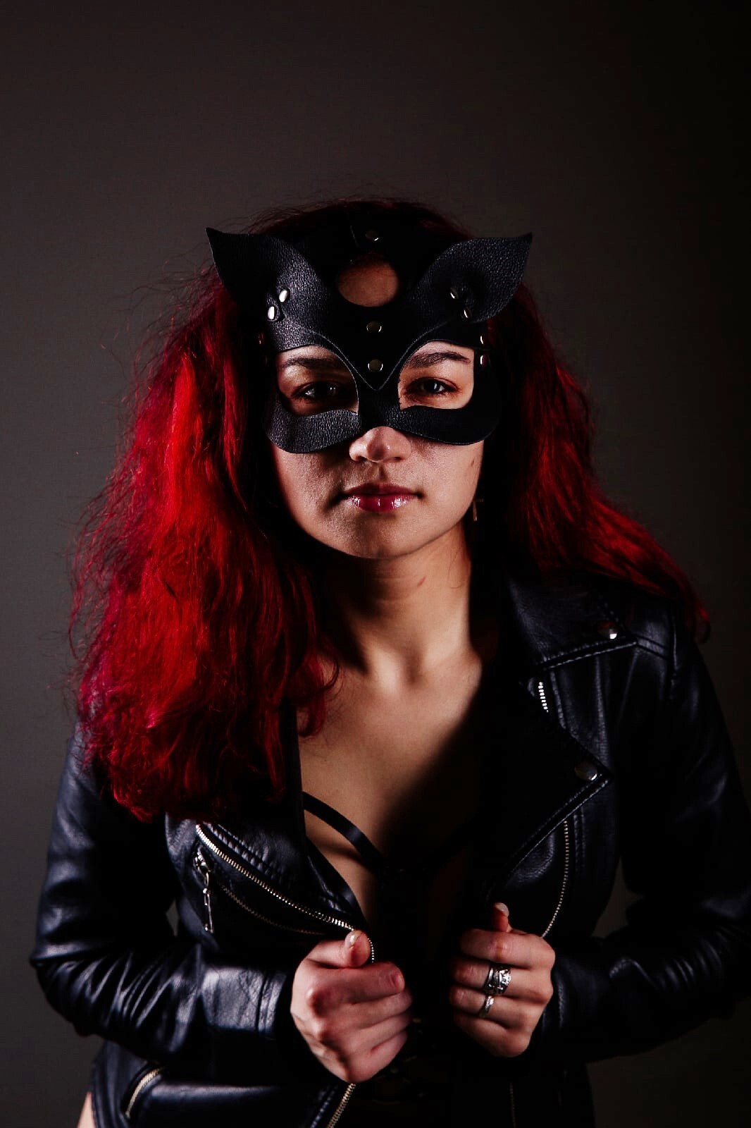 Иришка проститутка интим салон СПб у метро Чернышевская девушка проститутки салоны